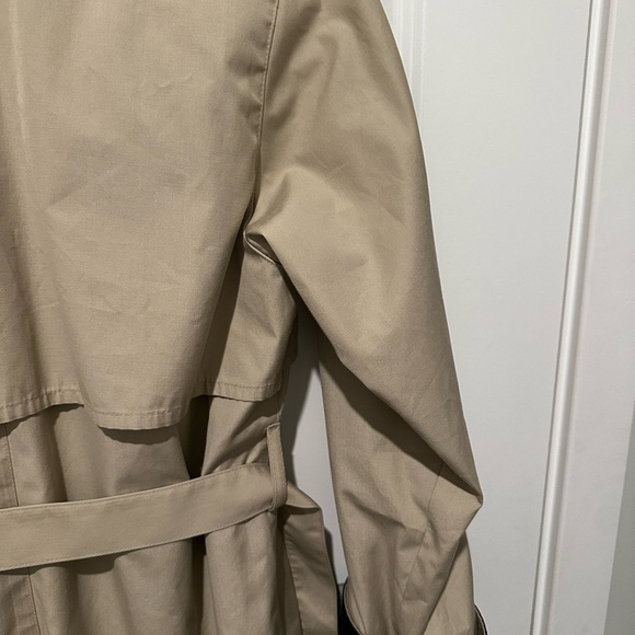 Vintage London Fog Tan and Black Trench Coat - Picture 13 of 16